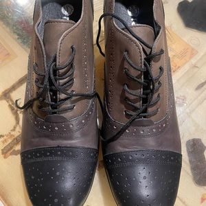 Remonte size 42 like new lace up heels